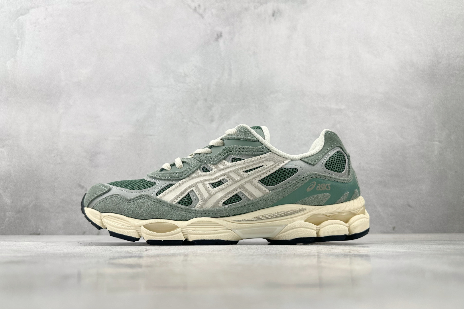 Asics GEL-NYC系列 绿色 1203A383-302