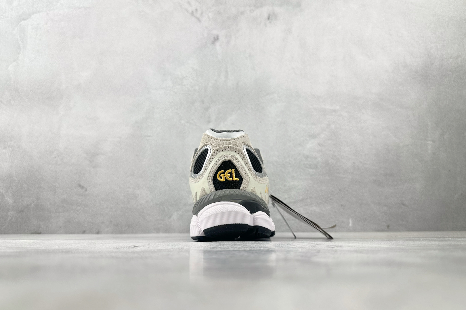 Asics GEL-NYC系列 米灰色 1201A789-001