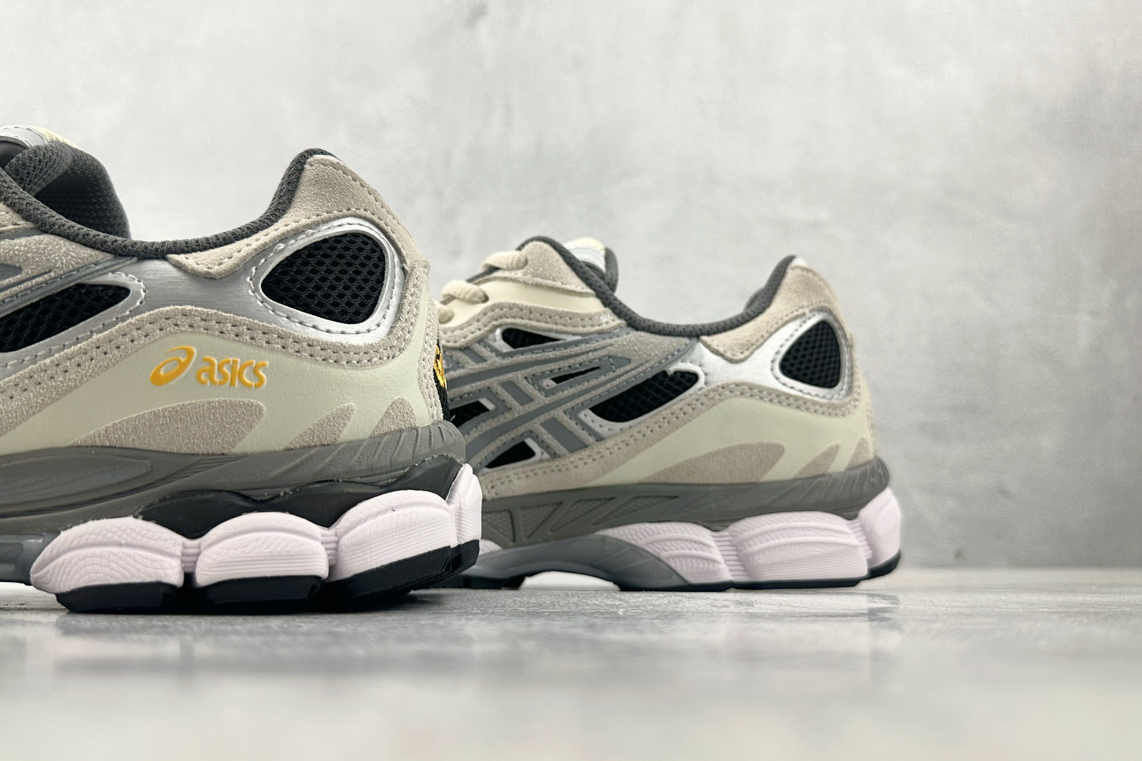 Asics GEL-NYC系列 米灰色 1201A789-001