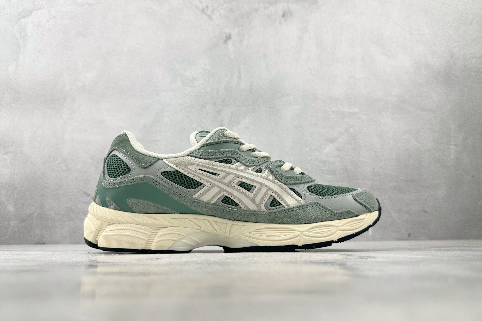 Asics GEL-NYC系列 绿色 1203A383-302