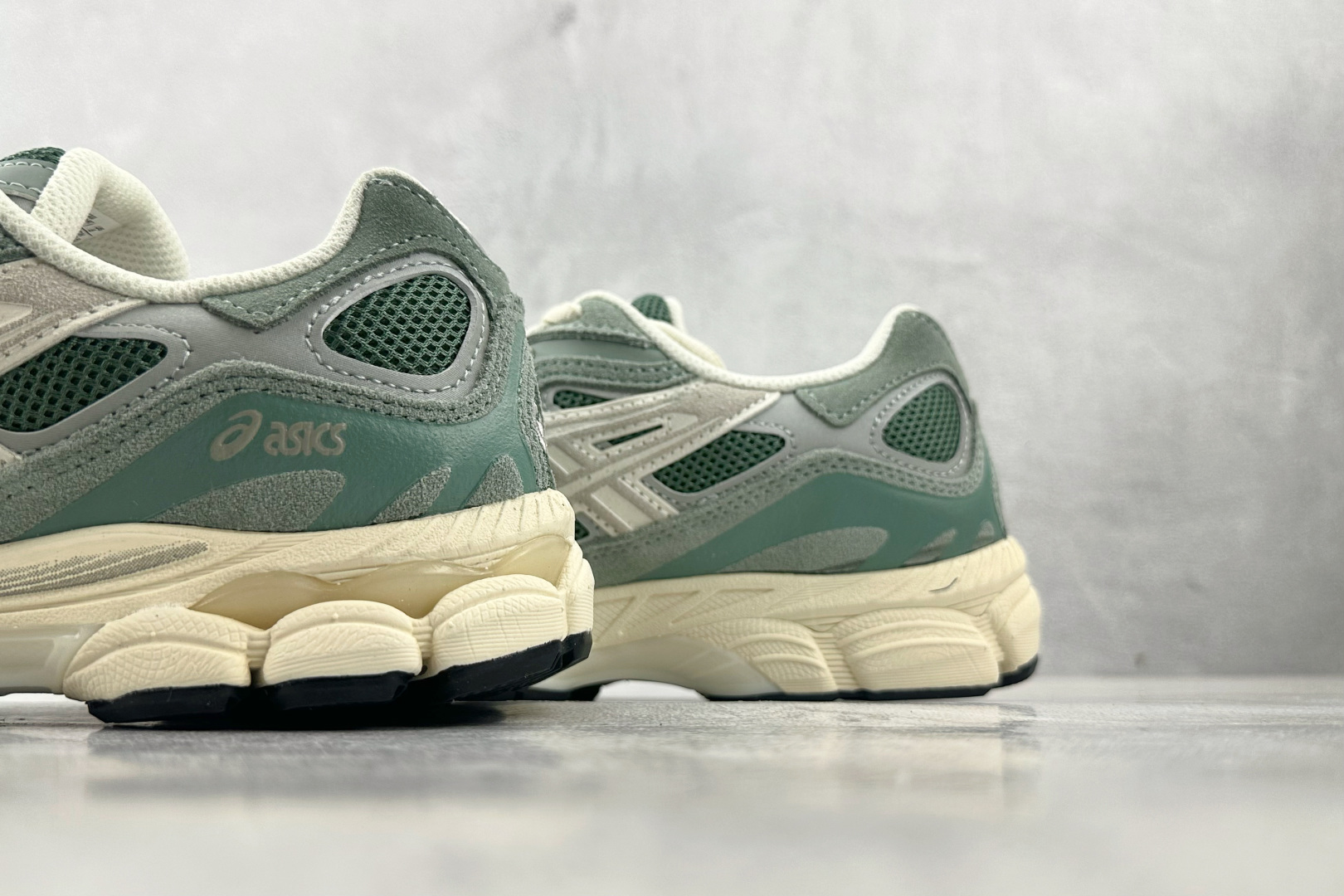 Asics GEL-NYC系列 绿色 1203A383-302