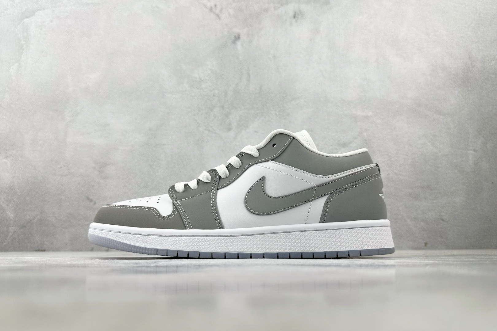 Jordan Air Jordan 1 low 灰白 DC0774-105