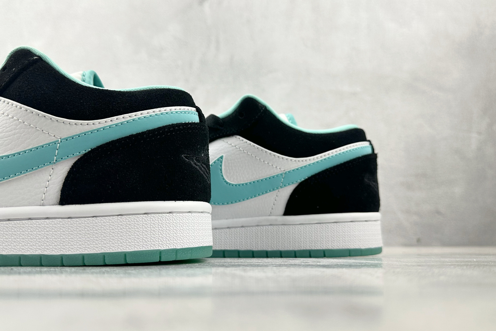 Jordan Air Jordan 1 low 郭艾伦 蒂芙尼蓝 CQ9828-131