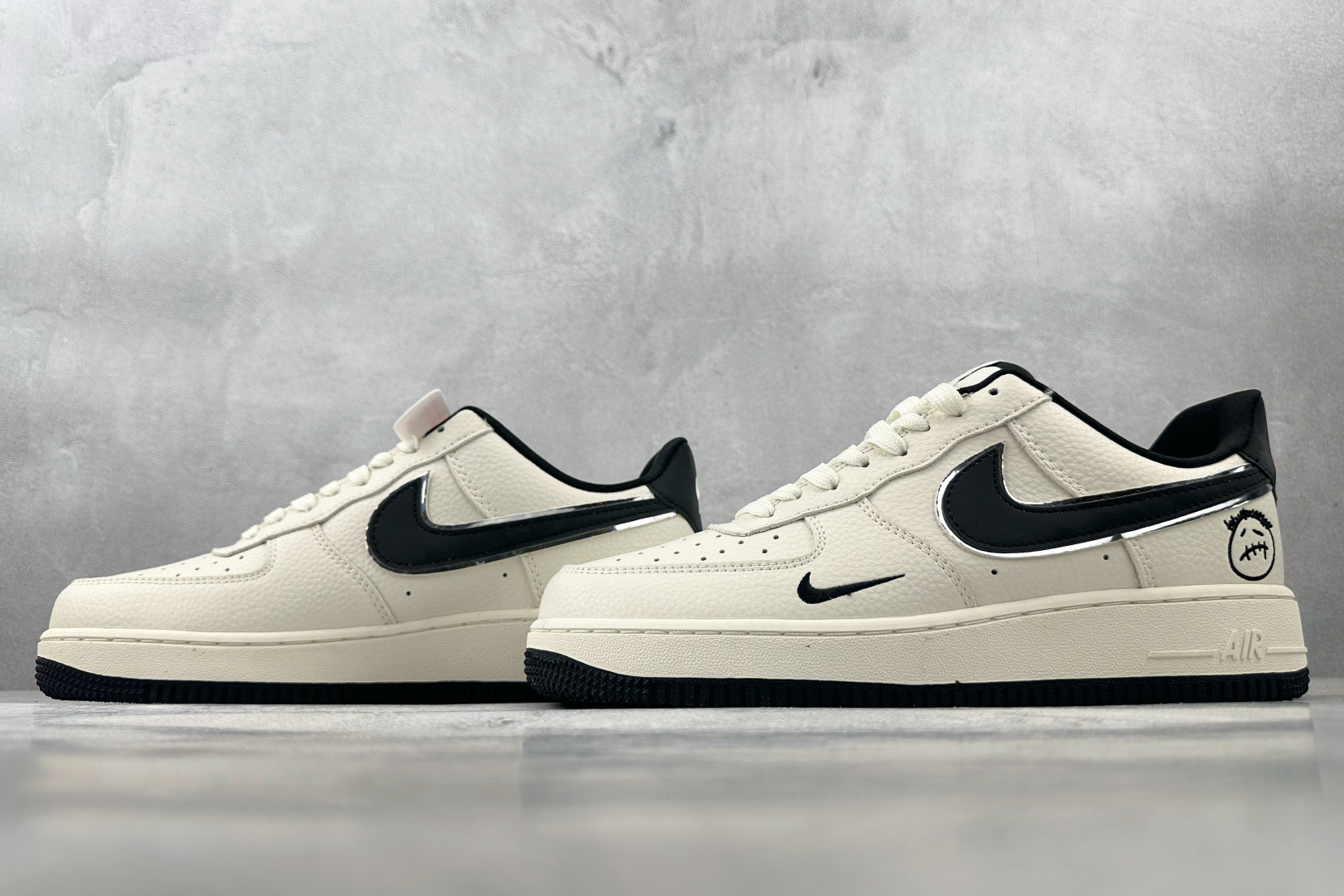 Nike Air Force 1'07 鬼脸 联名 米白黑 DF0188-072
