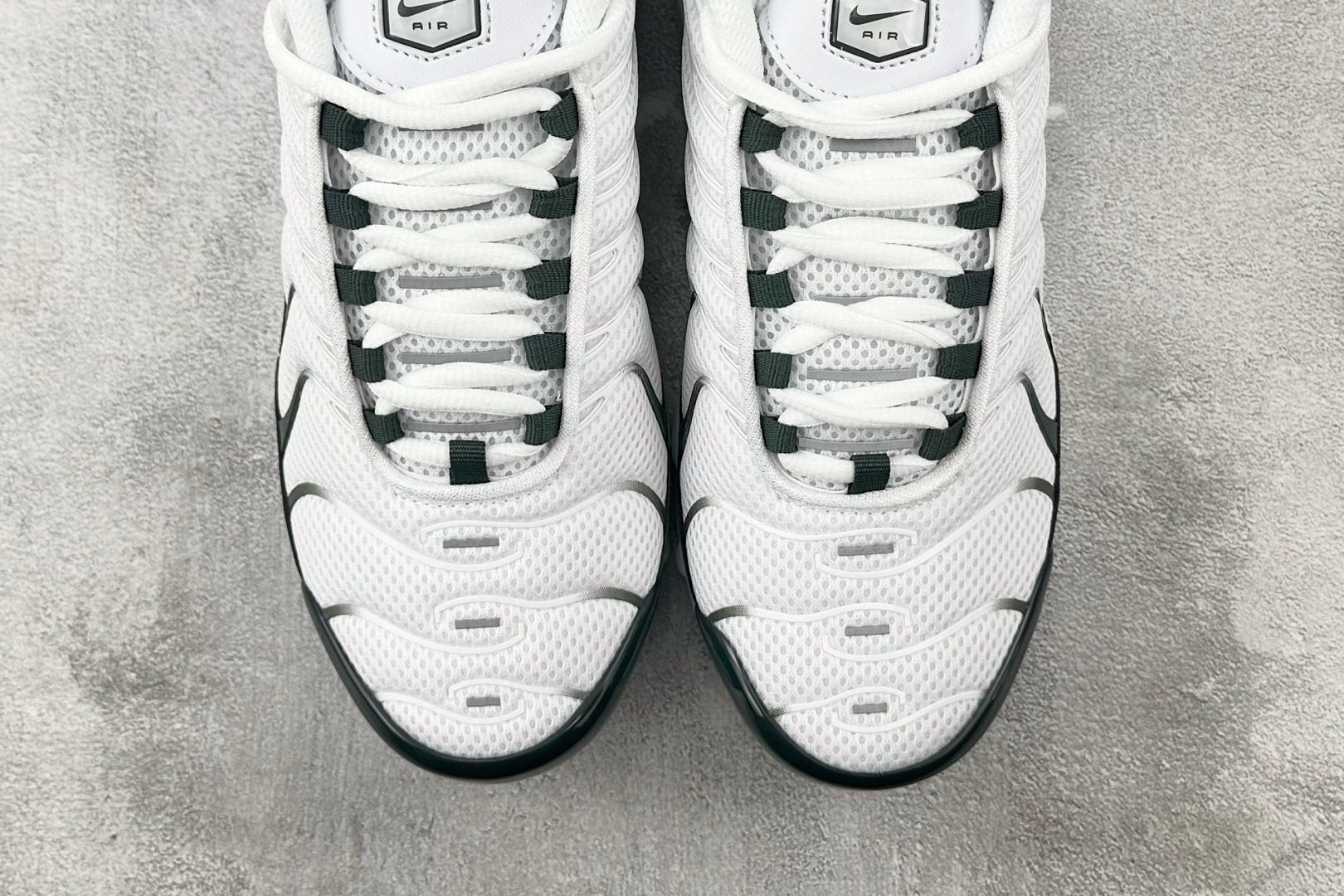 Nike Air Max Plus白色 FV6057-100