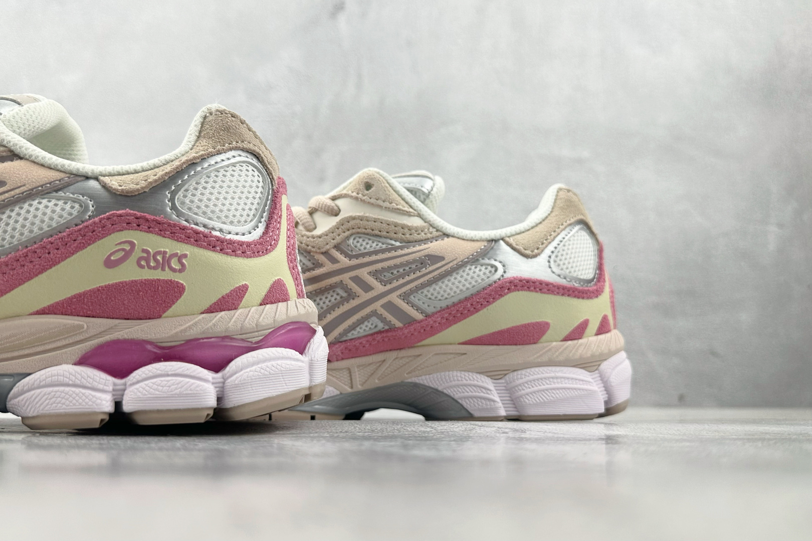 Asics GEL-NYC系列 米粉色 1203A383-104