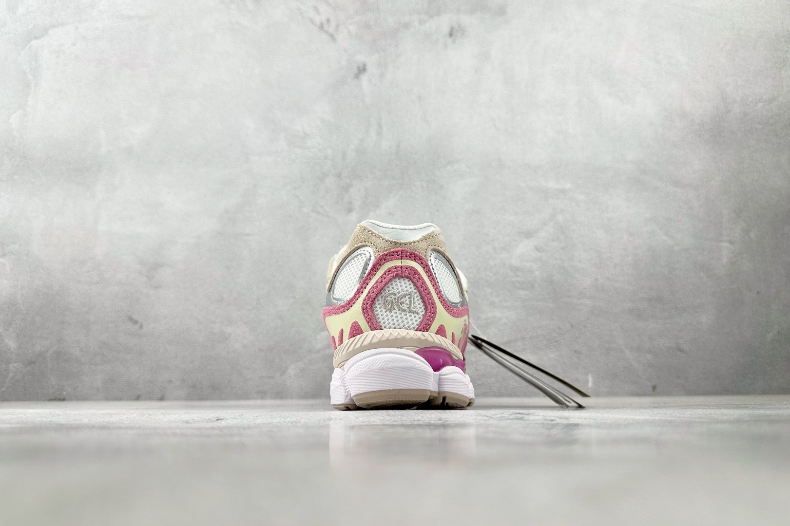 Asics GEL-NYC系列 米粉色 1203A383-104