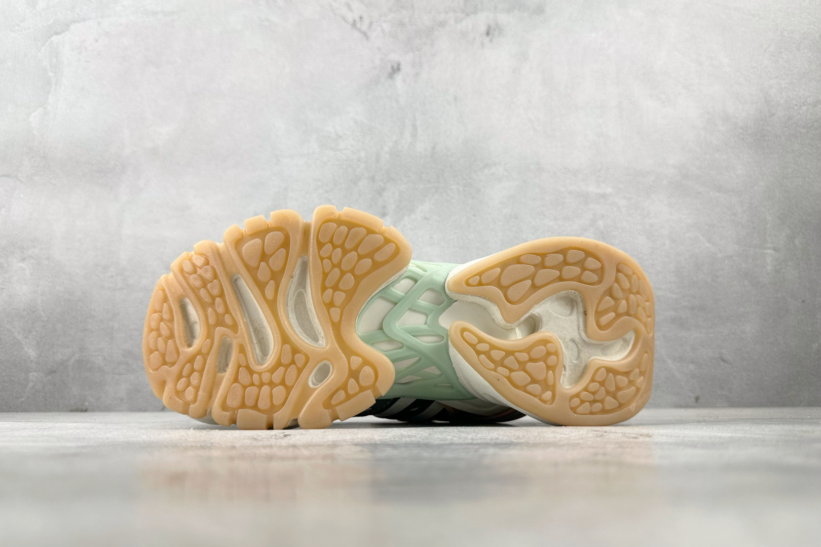 adidXLG RUNNER DELUXE 白灰粉 IH7797