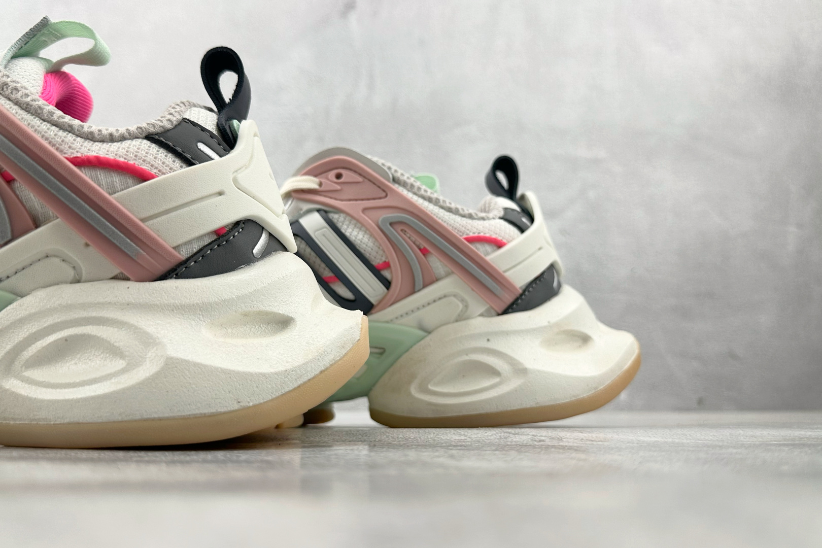 adidXLG RUNNER DELUXE 白灰粉 IH7797
