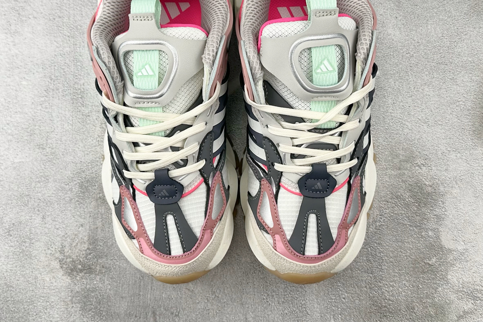 adidXLG RUNNER DELUXE 白灰粉 IH7797