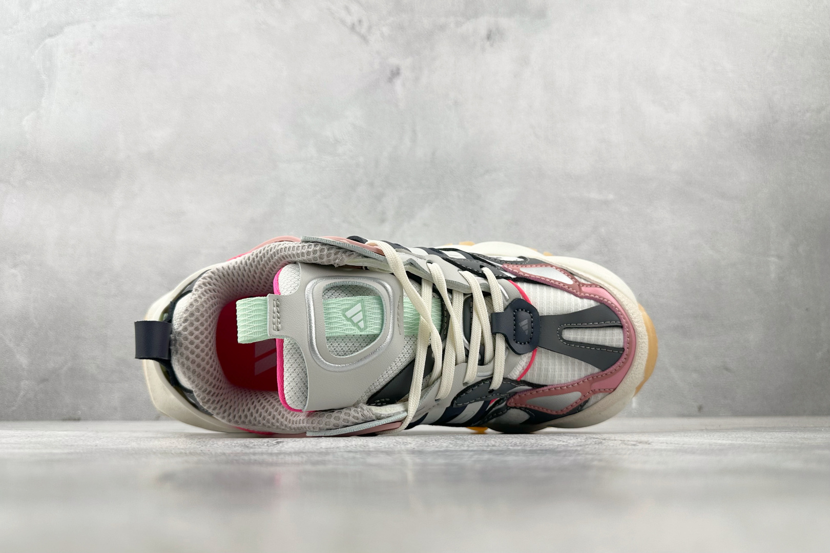 adidXLG RUNNER DELUXE 白灰粉 IH7797