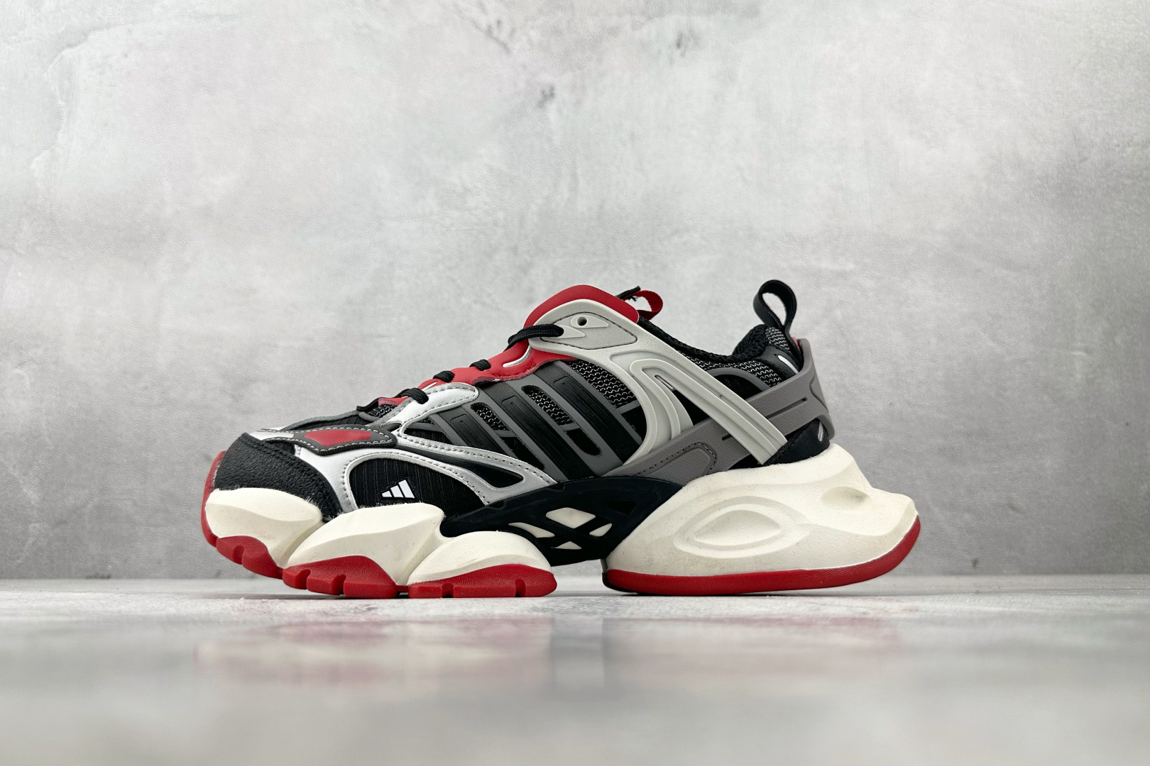 adidXLG RUNNER DELUXE 黑红 IH0615