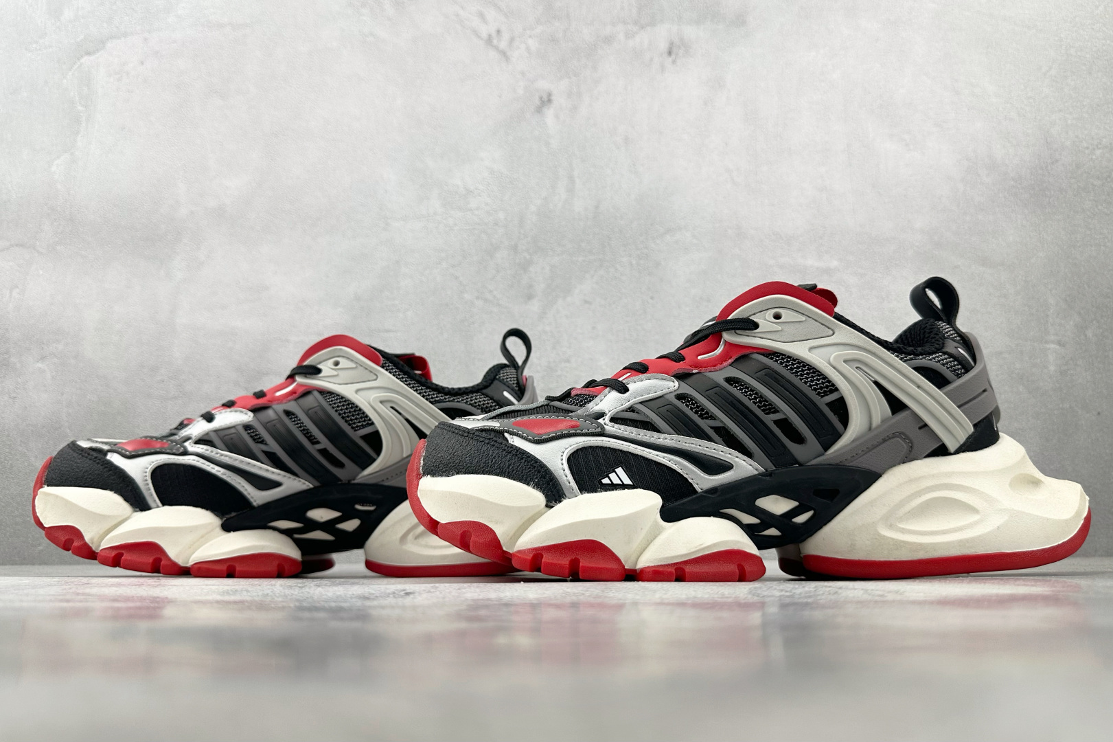 adidXLG RUNNER DELUXE 黑红 IH0615