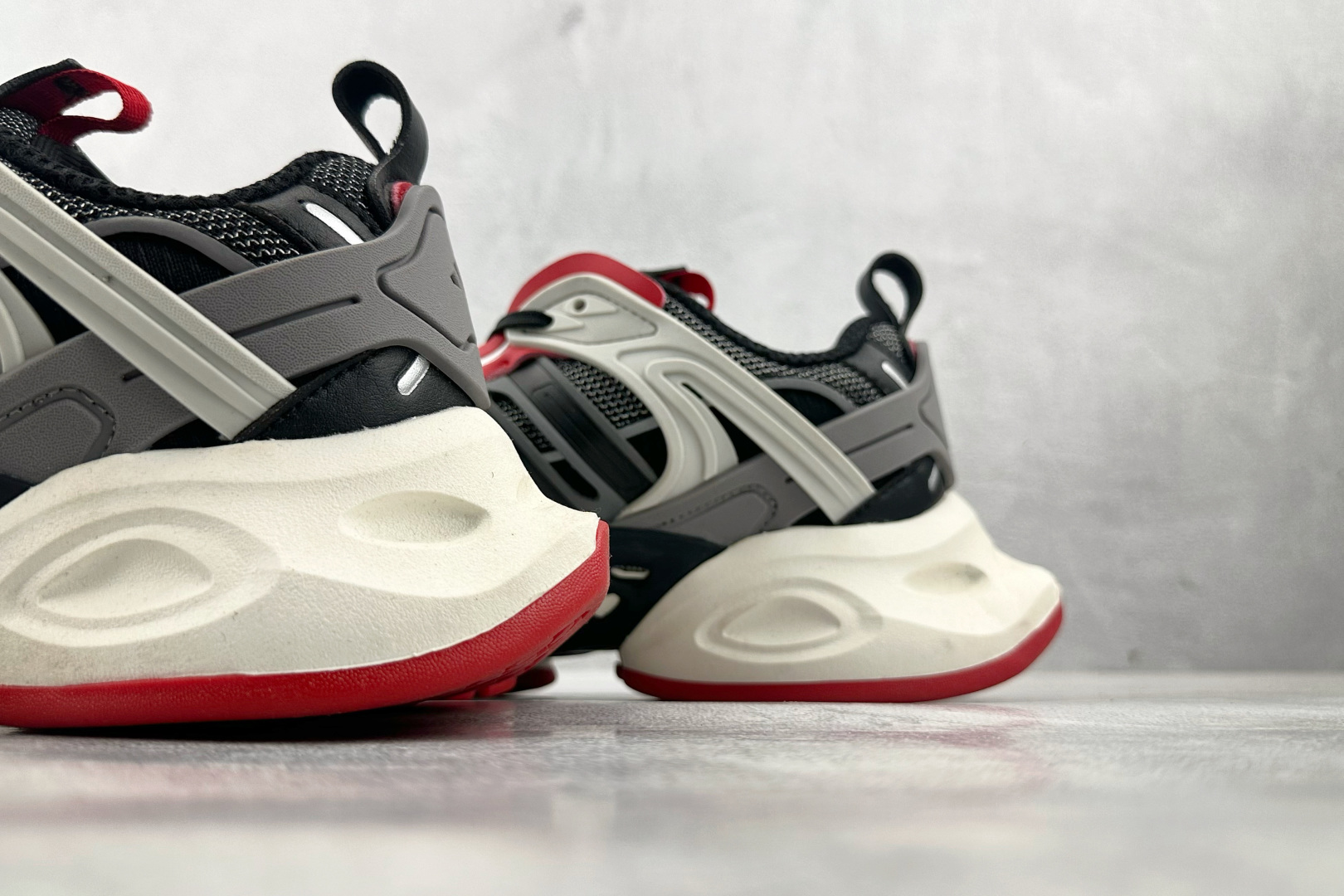 adidXLG RUNNER DELUXE 黑红 IH0615