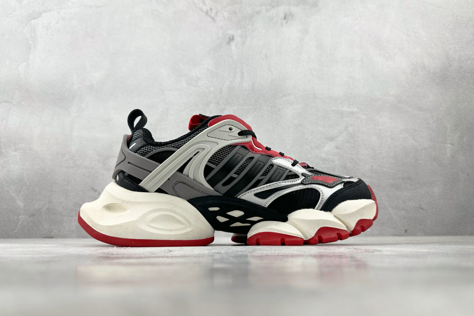adidXLG RUNNER DELUXE 黑红 IH0615