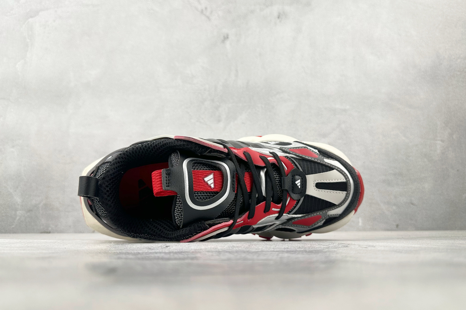 adidXLG RUNNER DELUXE 黑红 IH0615