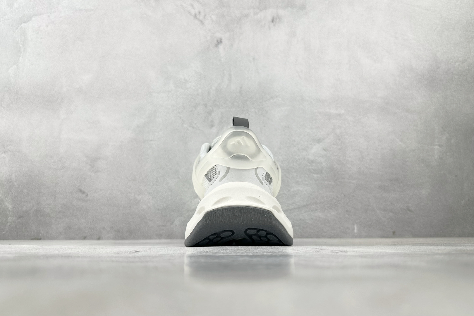 adidXLG RUNNER DELUXE 灰白 JP5761