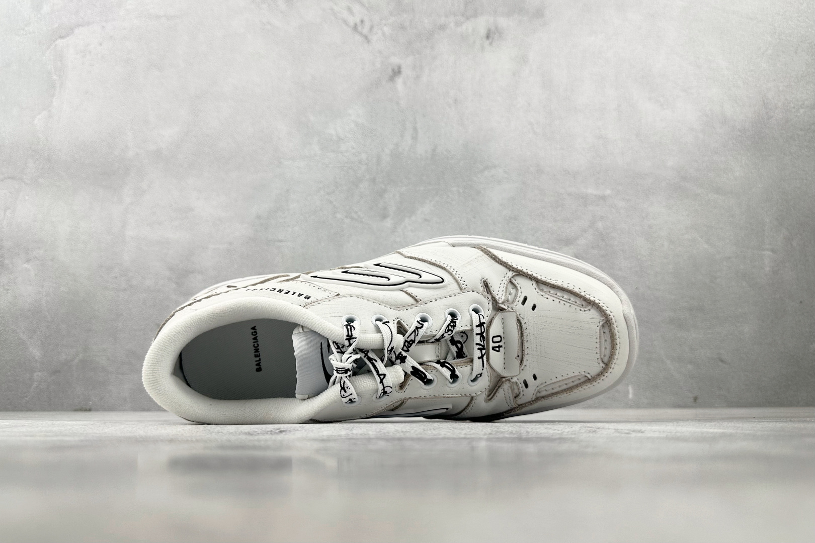 最新外贸批次 Balenciaga巴黎世家 Hamptons Worn-Out 白色 841763WCURS