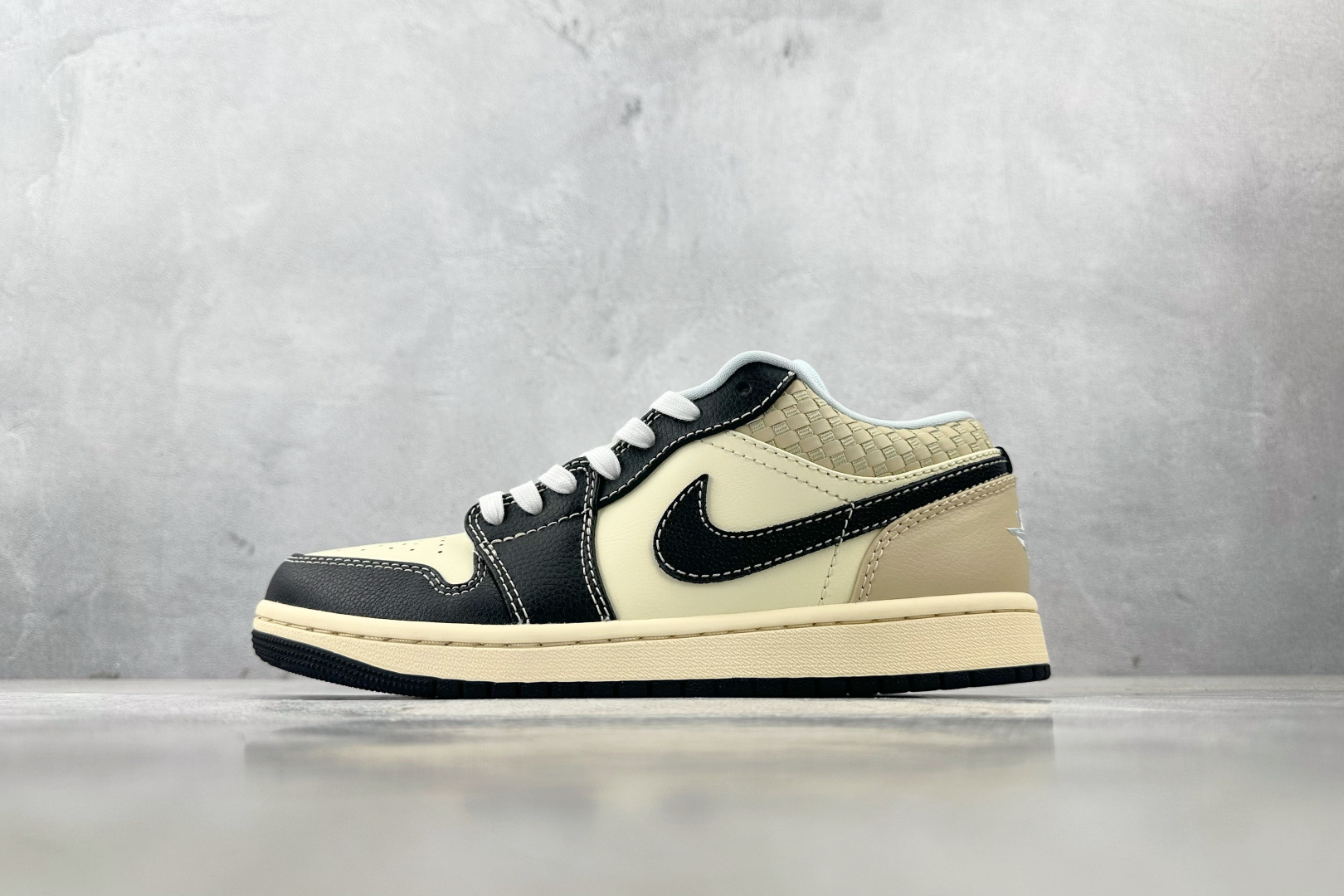 Jordan Air Jordan 1 low 米黑 HQ3437-101
