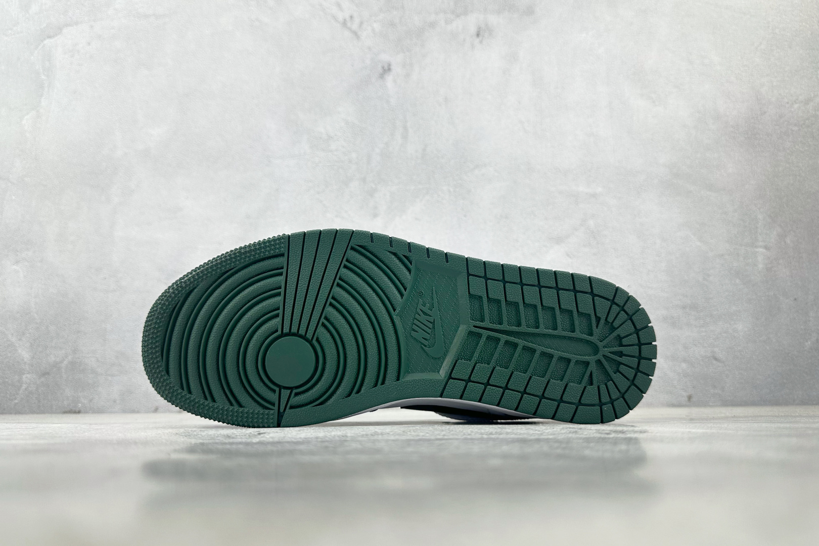 Jordan Air Jordan 1 low 黑绿脚趾 553558-371