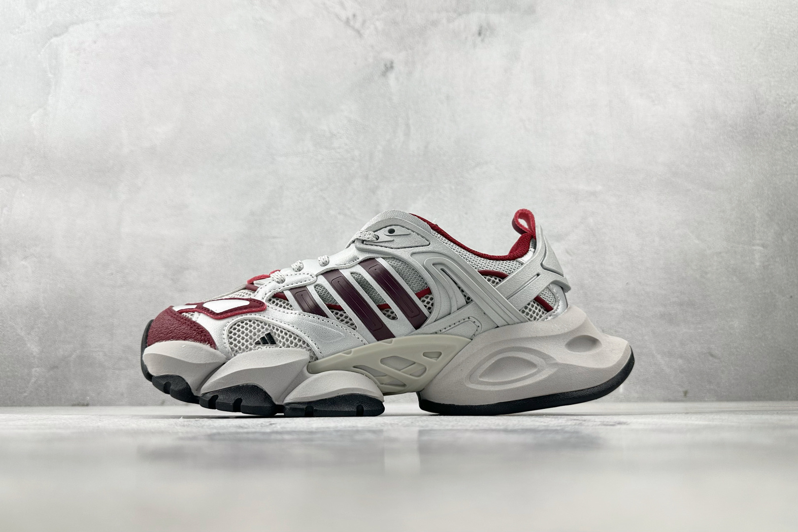 YH  adidas XLG RUNNER DELUXE 银酒红 货号：JP5762 尺码：36 36.5 37 38.5 39 40 40.5 41 42 42.5 43 44 44.5 45-选品中心