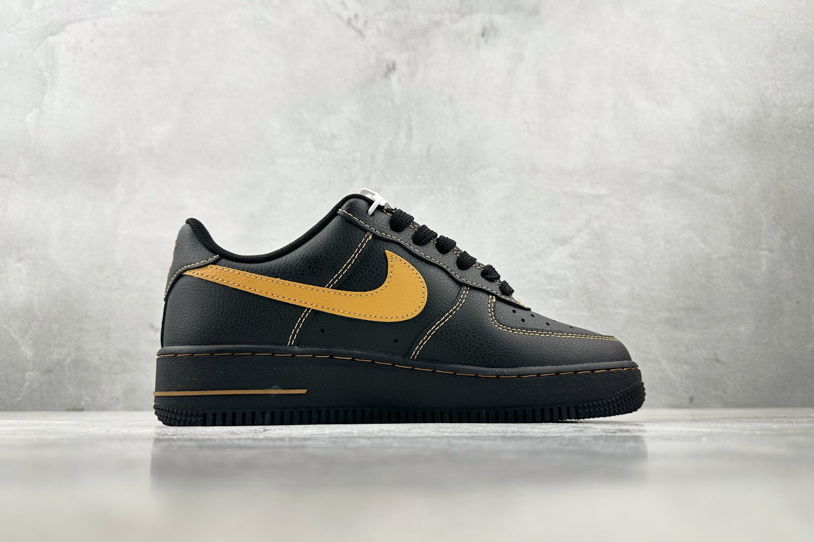 Nike Air Force 1 Low 黑色 HQ2037-003