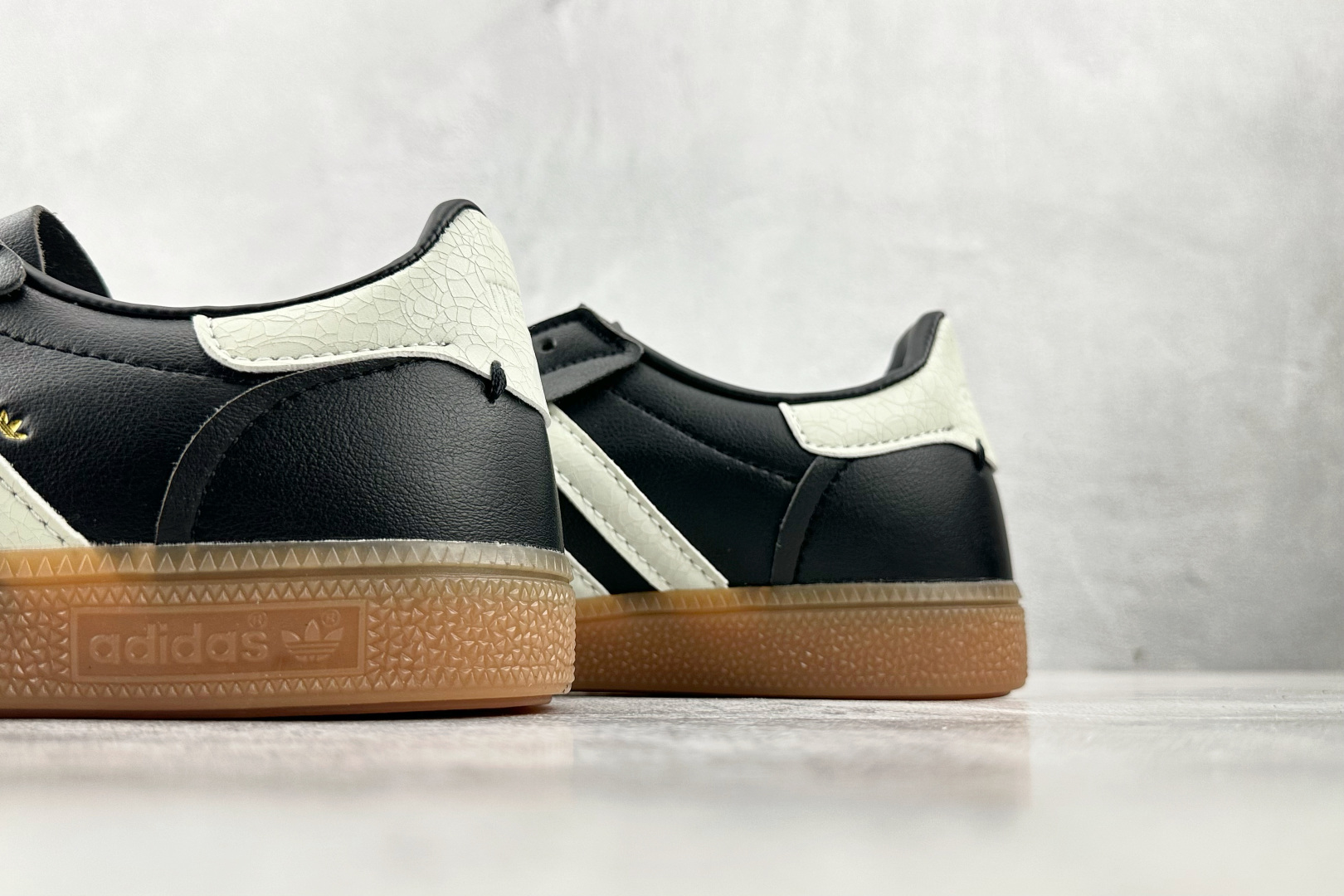 出口订单 INVINCIBLE x adidoriginals HANDBALL SPEZIAL 黑色 JQ6252