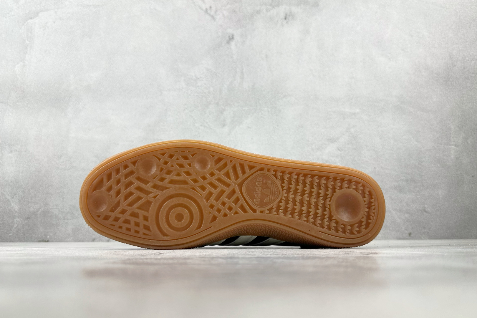 出口订单 INVINCIBLE x adidoriginals HANDBALL SPEZIAL 黑色 JQ6252