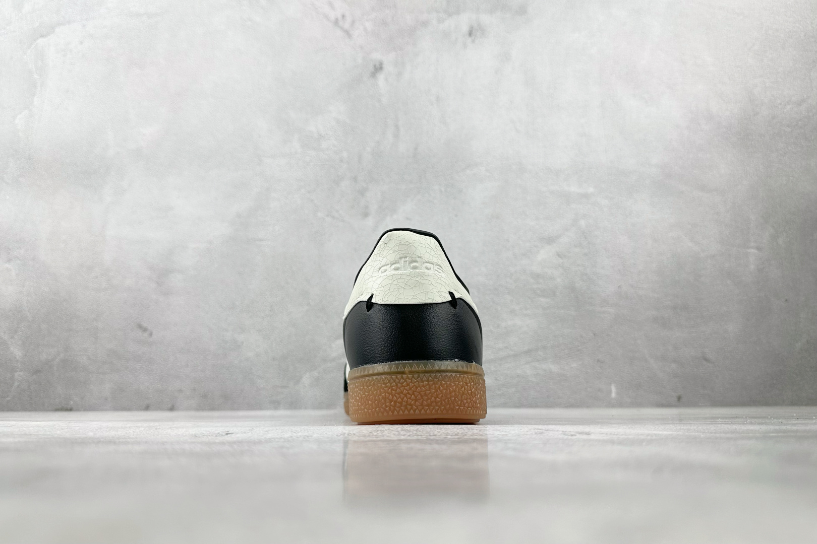 出口订单 INVINCIBLE x adidoriginals HANDBALL SPEZIAL 黑色 JQ6252