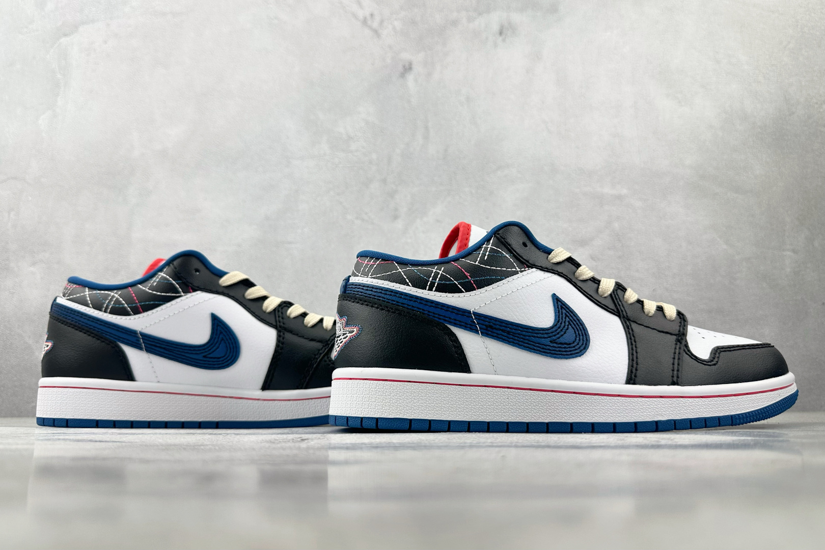 Jordan Air Jordan 1 low 白黑色 FV3622-141