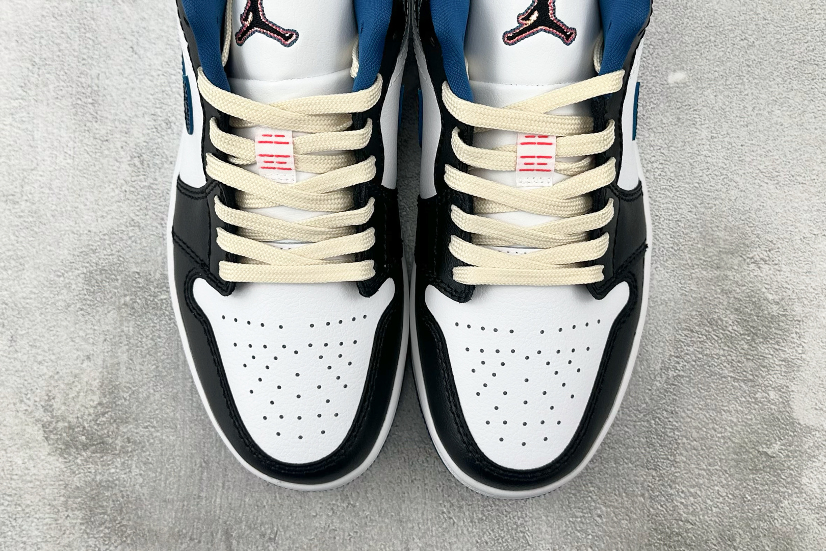 Jordan Air Jordan 1 low 白黑色 FV3622-141