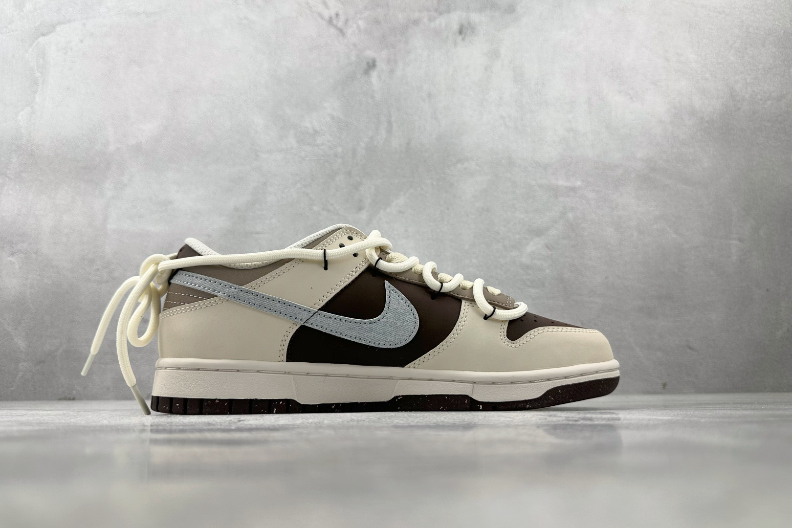 特价 
【定制球鞋】Nike Dunk 复古星潮 米白色

货号：HF4292-100(Team163-