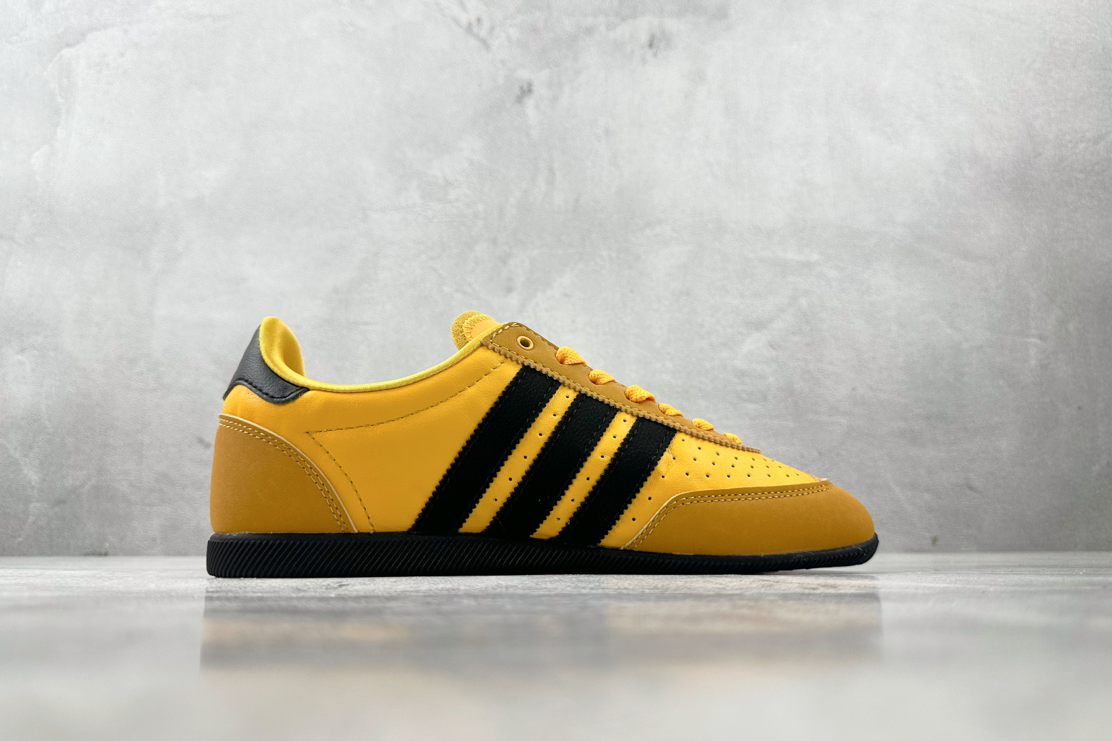 出口订单 adidoriginals JAPAN W 黄黑色 JI2665