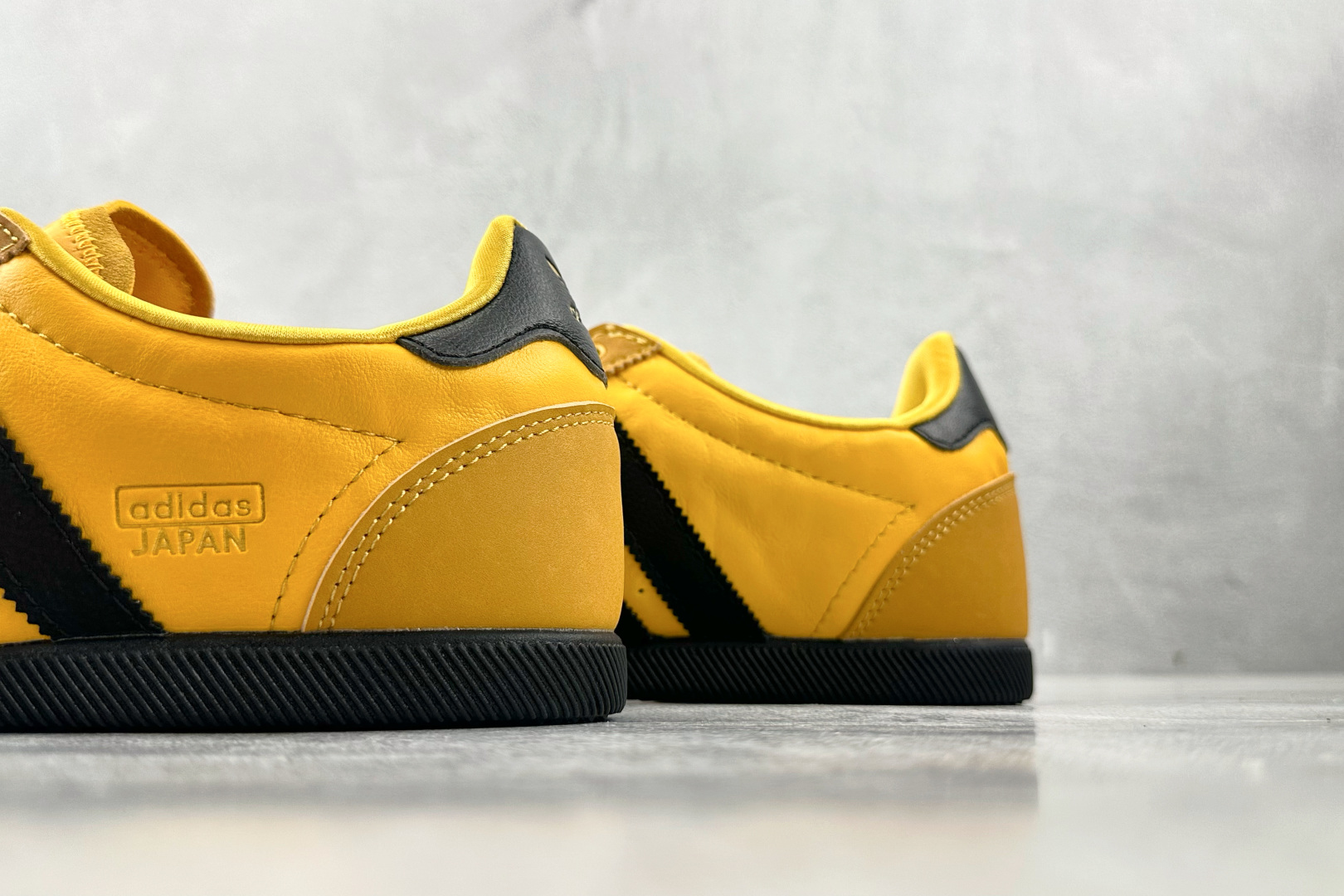 出口订单 adidoriginals JAPAN W 黄黑色 JI2665
