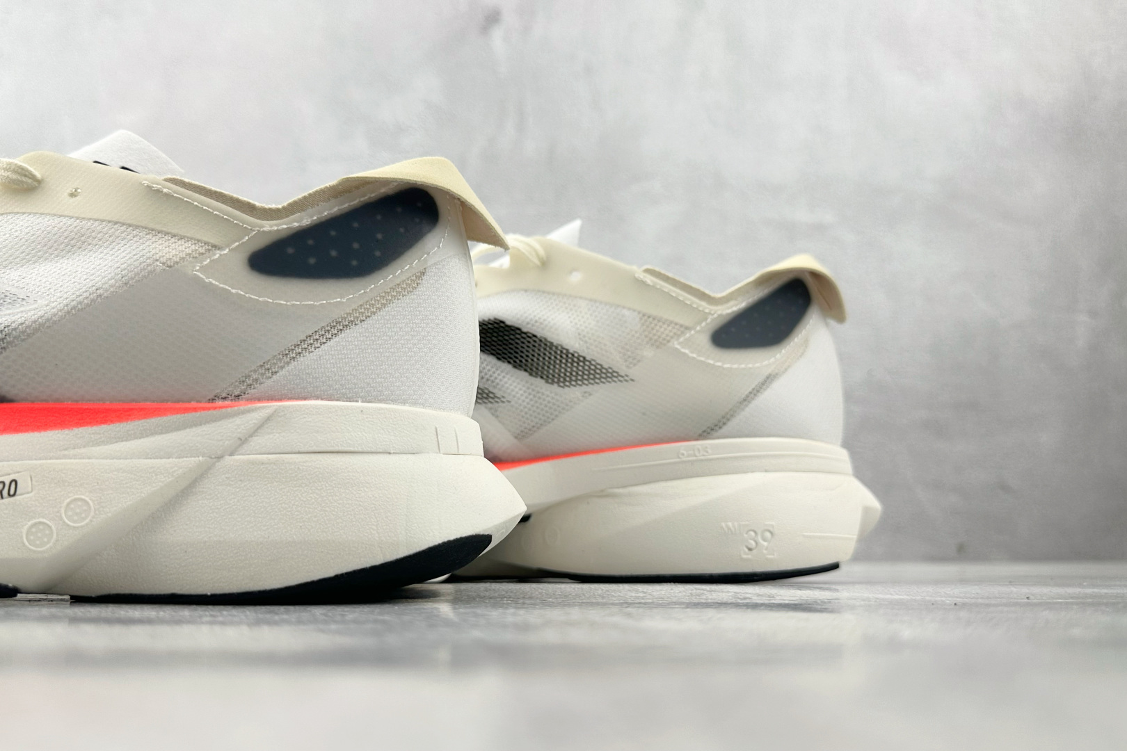 平台订单 adidAdizero Adios Pro 3 白银色 IG6442
