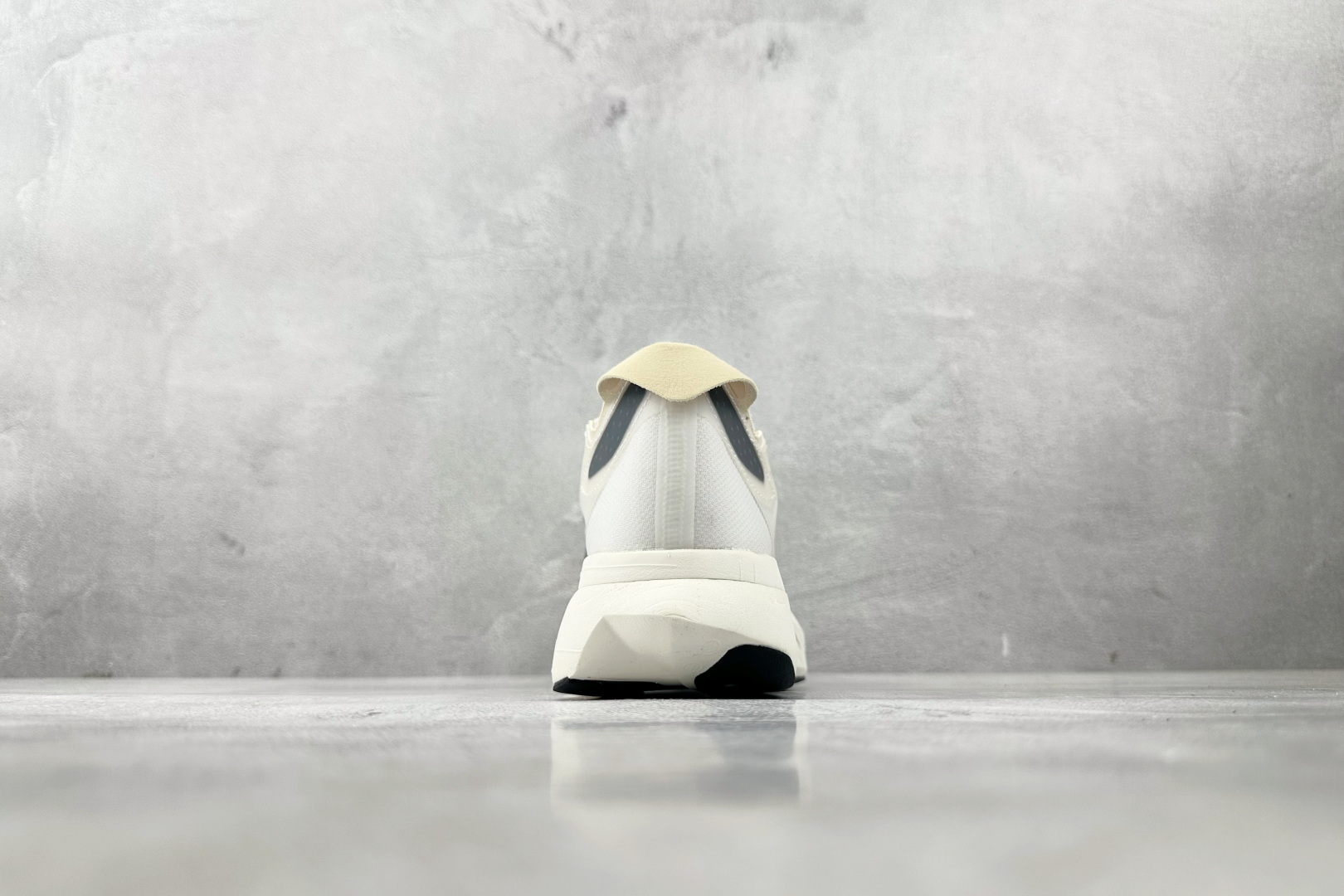 平台订单 adidAdizero Adios Pro 3 白银色 IG6442