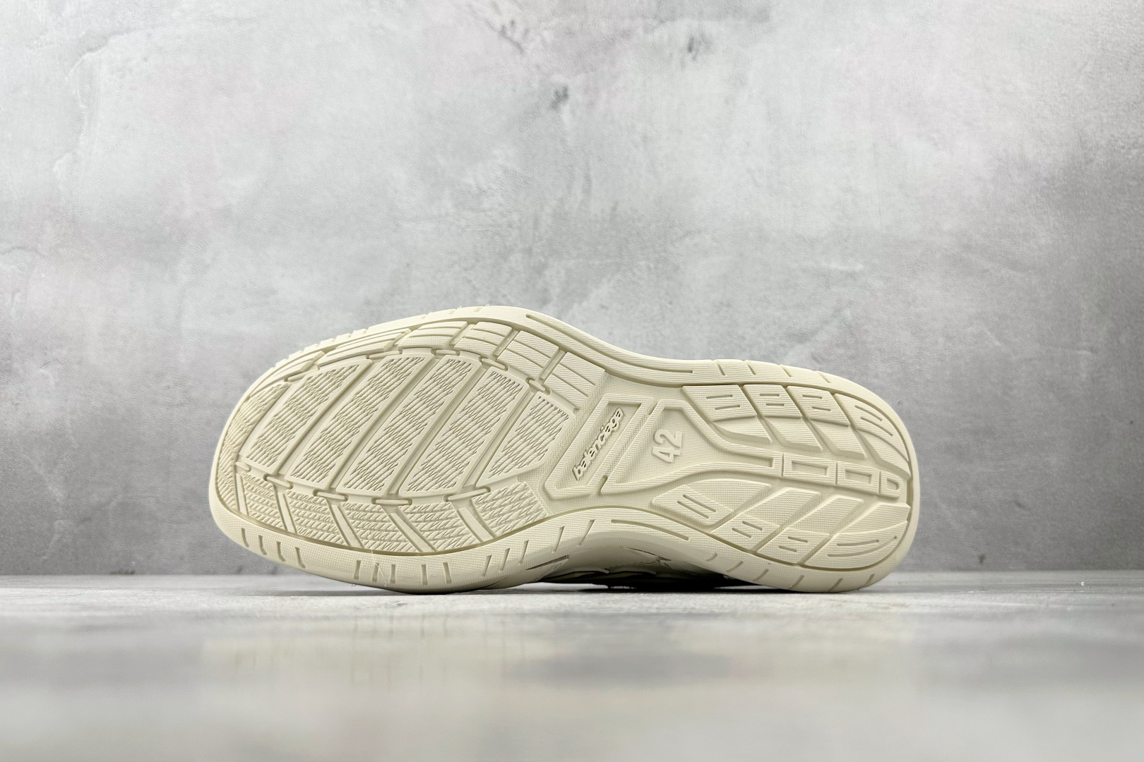最新外贸批次 Balenciaga巴黎世家 Hamptons Worn-Out 米色 841765WCURS