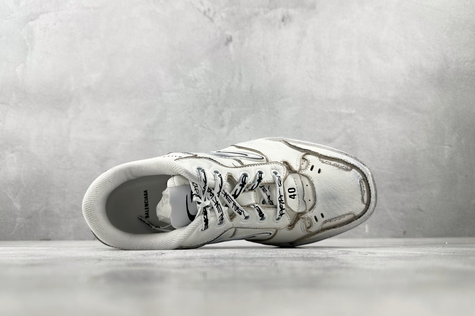 代购版 Balenciaga巴黎世家 Hamptons Worn-Out 白色 841763WCURS