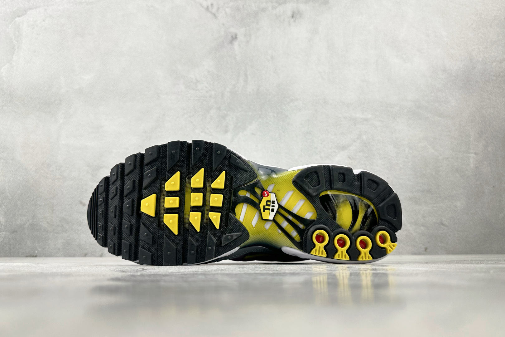 图片[4]-外贸 GW  Nike Air Max Plus 银紫 货号：FN8007-500 尺码：36 36.5 37.5 38 38.5 39 40 40.5 41 42 42.5 43 44 44.5 45 46-选品中心