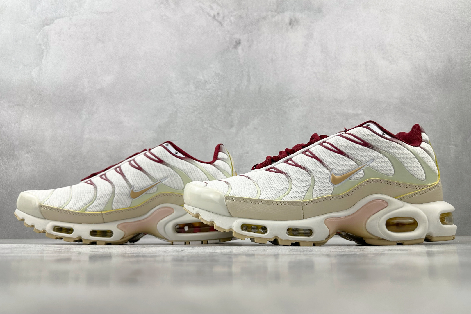 图片[5]-外贸 GW  Nike Air Max Plus 白红 货号：FQ2765-100 尺码：36 36.5 37.5 38 38.5 39 40 40.5 41 42 42.5 43 44 44.5 45 46-选品中心