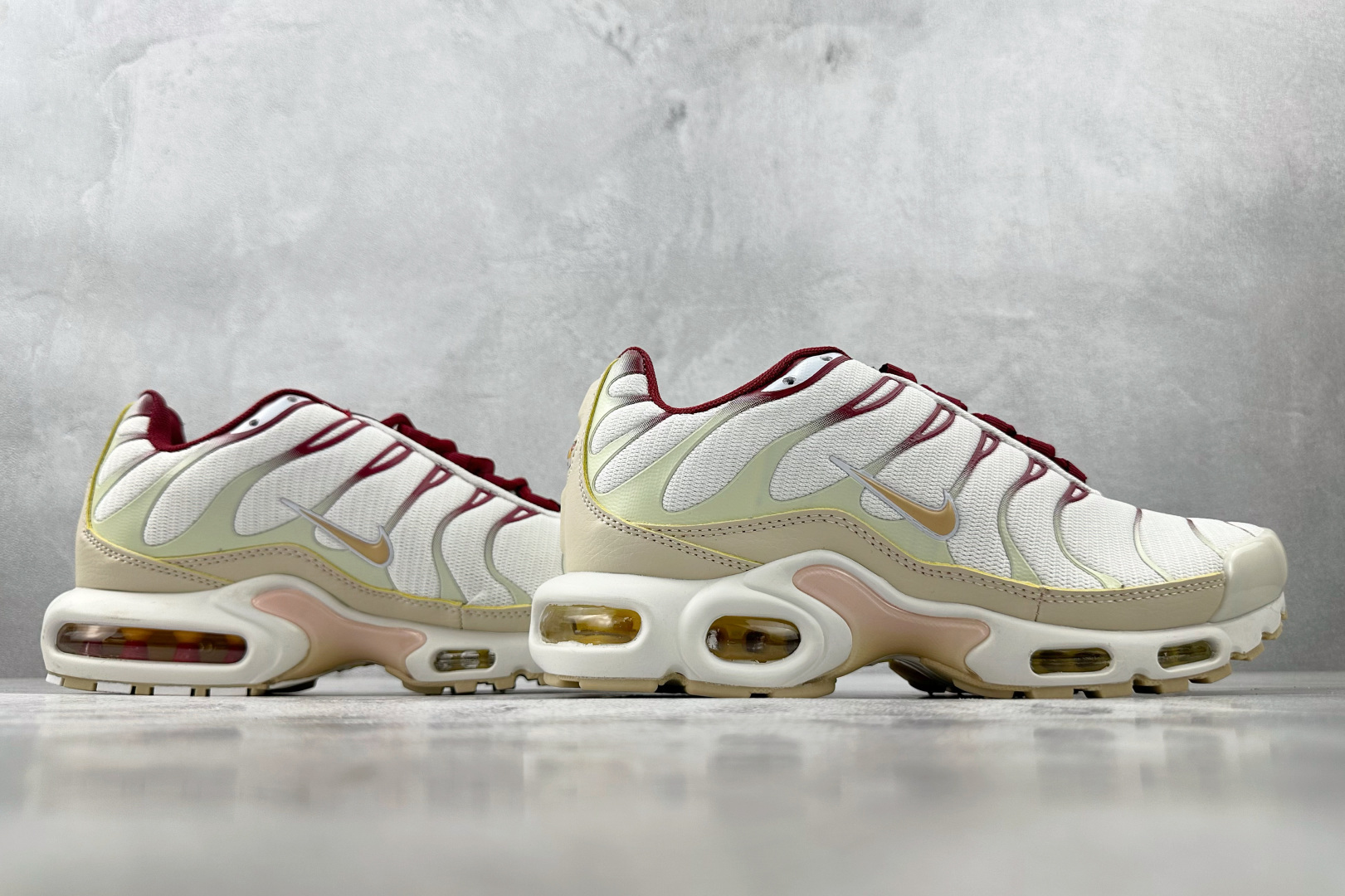 图片[6]-外贸 GW  Nike Air Max Plus 白红 货号：FQ2765-100 尺码：36 36.5 37.5 38 38.5 39 40 40.5 41 42 42.5 43 44 44.5 45 46-选品中心