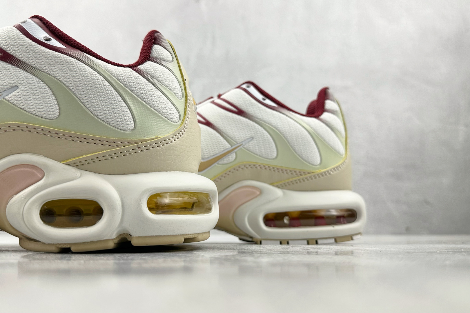 图片[8]-外贸 GW  Nike Air Max Plus 白红 货号：FQ2765-100 尺码：36 36.5 37.5 38 38.5 39 40 40.5 41 42 42.5 43 44 44.5 45 46-选品中心
