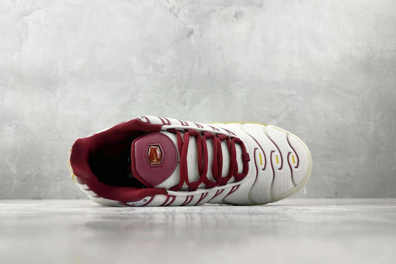 图片[3]-外贸 GW  Nike Air Max Plus 白红 货号：FQ2765-100 尺码：36 36.5 37.5 38 38.5 39 40 40.5 41 42 42.5 43 44 44.5 45 46-选品中心