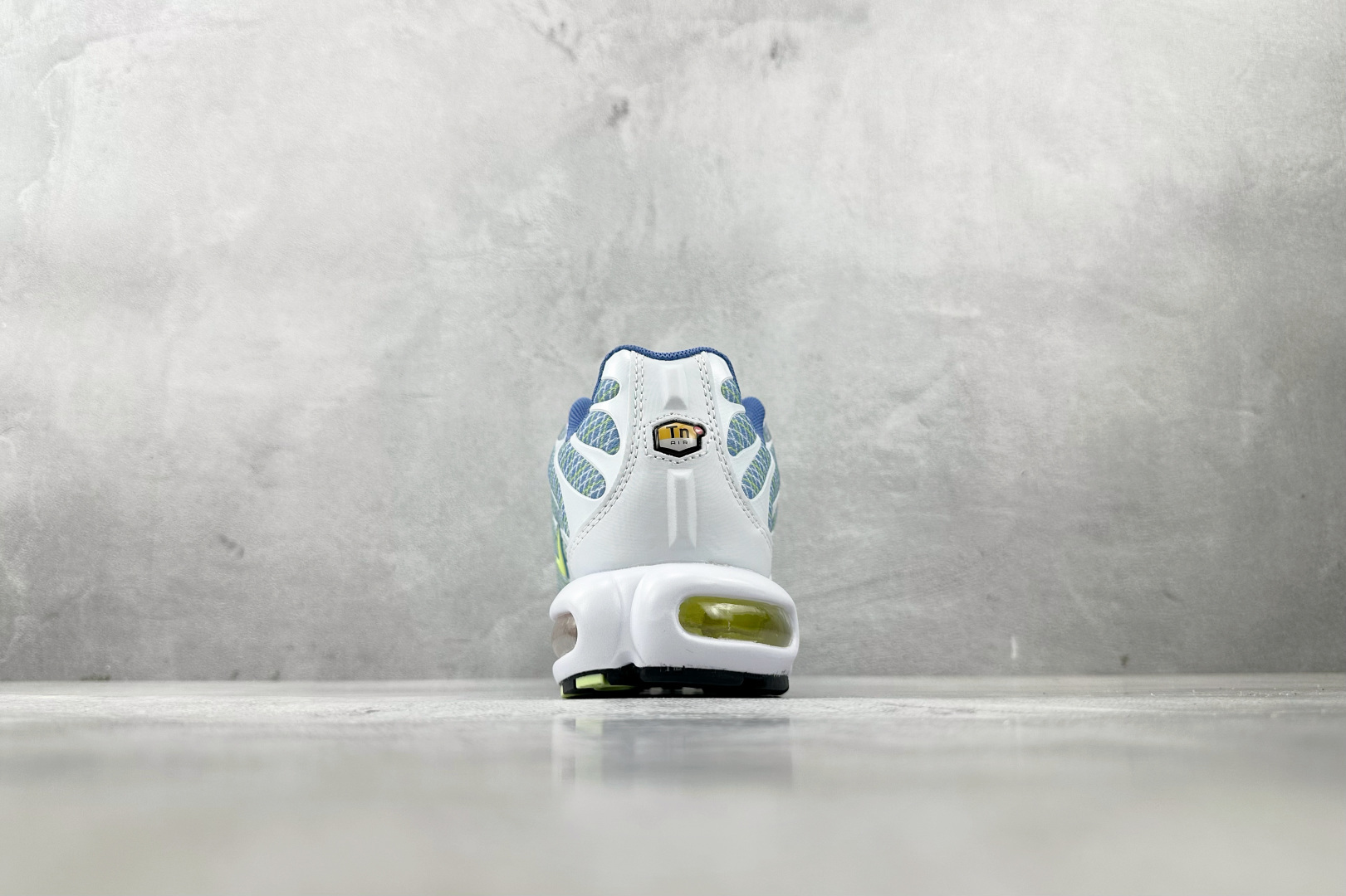 图片[9]-外贸 GW  Nike Air Max Plus 白蓝 货号：HV6227-001 尺码：36 36.5 37.5 38 38.5 39 40 40.5 41 42 42.5 43 44 44.5 45 46-选品中心