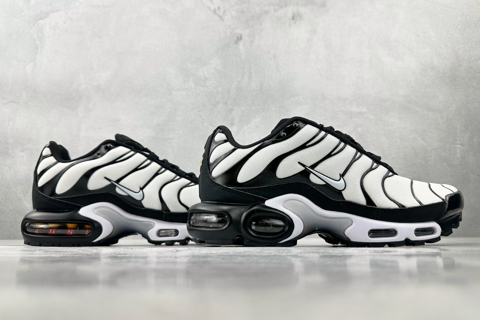 图片[6]-外贸 GW  Nike Air Max Plus 白黑 货号：FV6264-001 尺码：36 36.5 37.5 38 38.5 39 40 40.5 41 42 42.5 43 44 44.5 45 46-选品中心