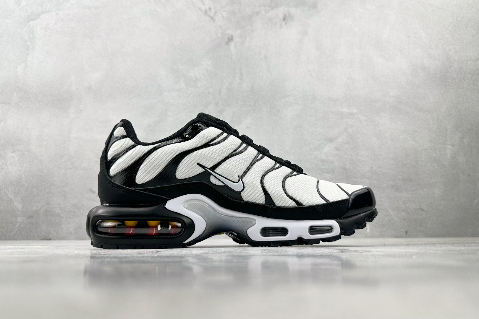 图片[2]-外贸 GW  Nike Air Max Plus 白黑 货号：FV6264-001 尺码：36 36.5 37.5 38 38.5 39 40 40.5 41 42 42.5 43 44 44.5 45 46-选品中心