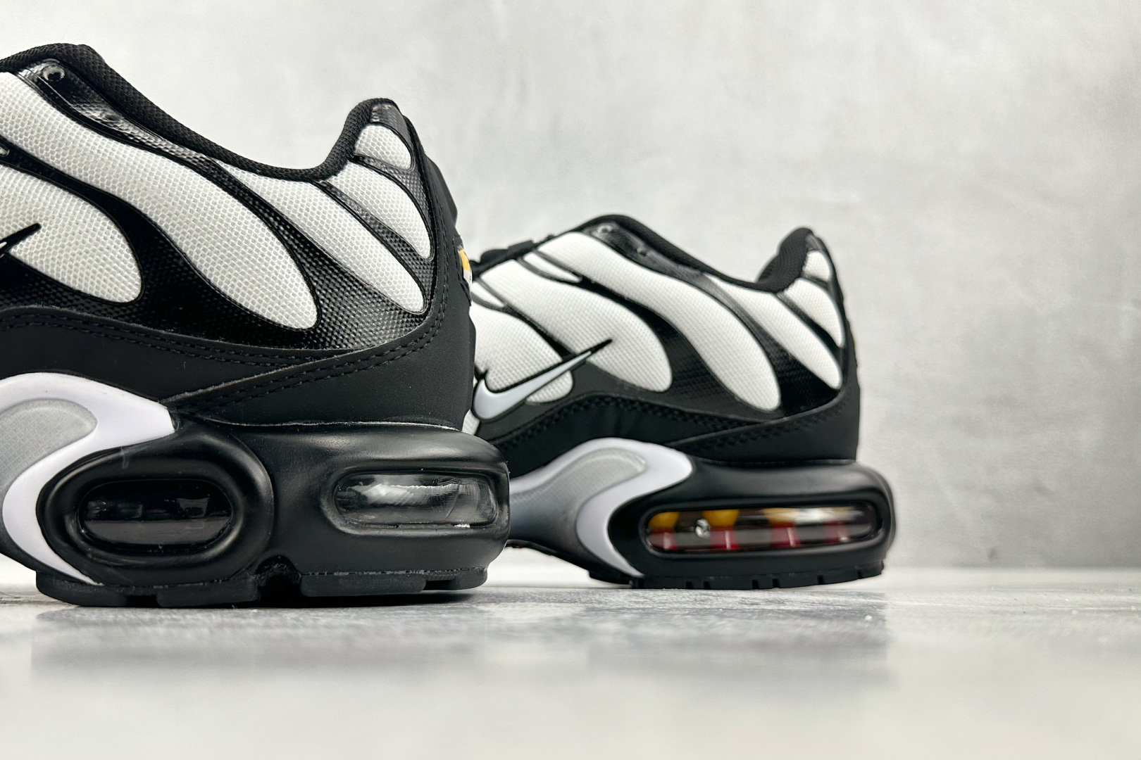 图片[8]-外贸 GW  Nike Air Max Plus 白黑 货号：FV6264-001 尺码：36 36.5 37.5 38 38.5 39 40 40.5 41 42 42.5 43 44 44.5 45 46-选品中心
