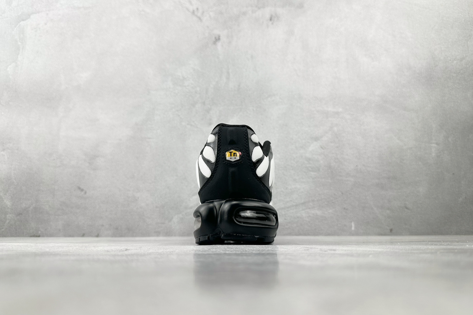 图片[9]-外贸 GW  Nike Air Max Plus 白黑 货号：FV6264-001 尺码：36 36.5 37.5 38 38.5 39 40 40.5 41 42 42.5 43 44 44.5 45 46-选品中心