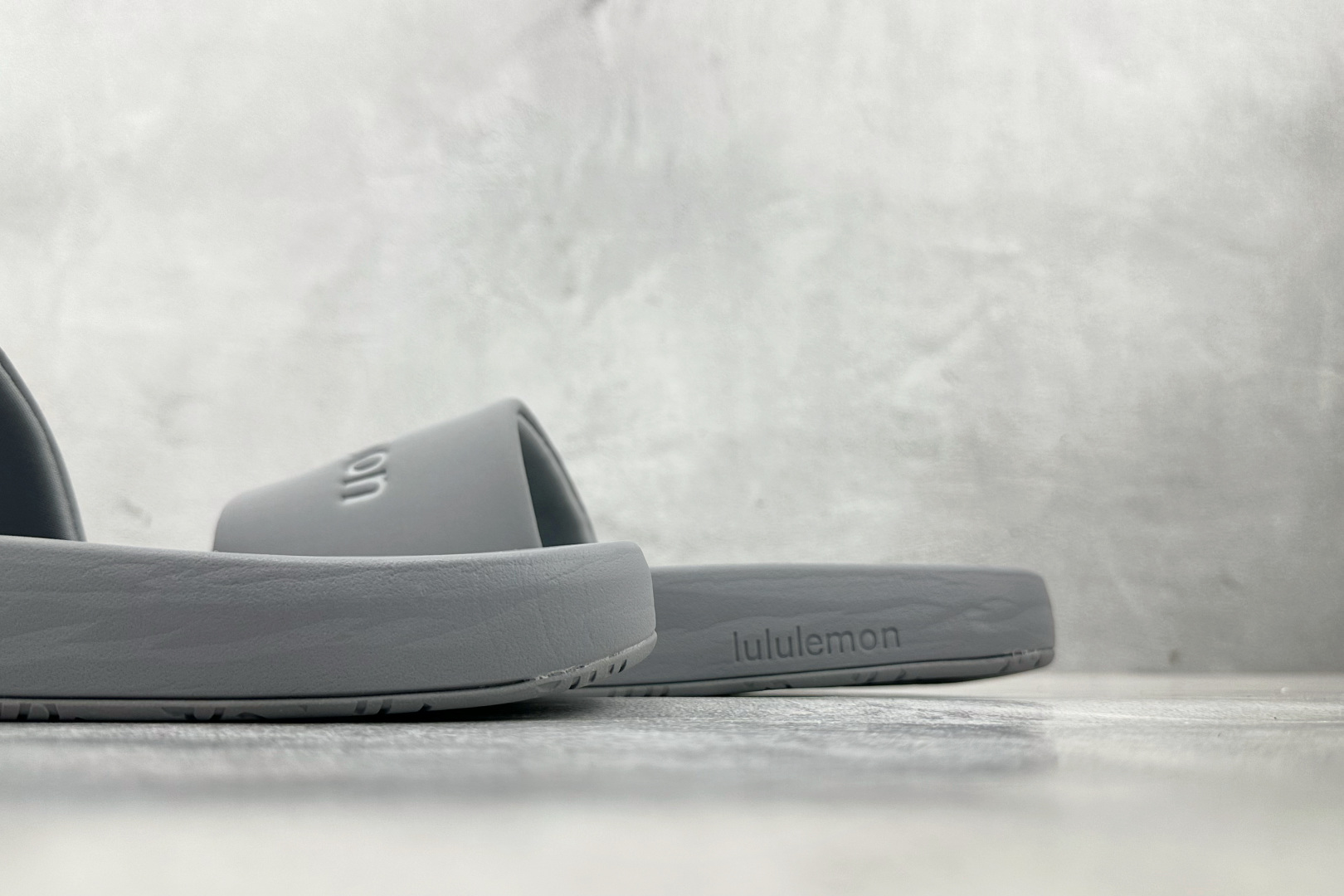 全新工厂开发 lululemon露露示蒙 restfeel slide 灰色 LM9AYYS-069