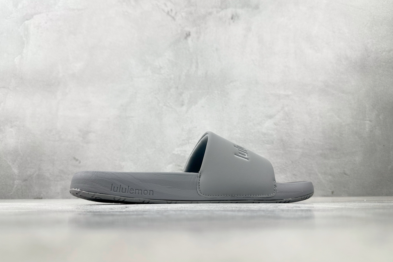 全新工厂开发 lululemon露露示蒙 restfeel slide 灰色 LM9AYYS-069